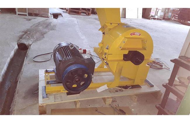 0.4 - 0.8 T/H Capacity Wood Chipper Machine 7.5 - 15 KW Power With Electric Motor