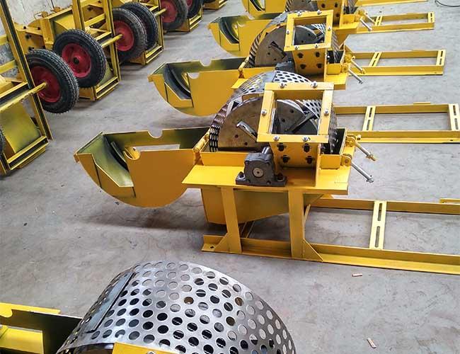 Alloy Steel Plate Wood Chipper Machine Wood Splitting Machine With Double Spring Screw