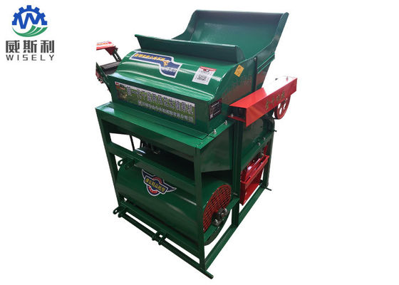 China Small Green Groundnut Picking Machine / Automatic Groundnut Combine Harvester supplier