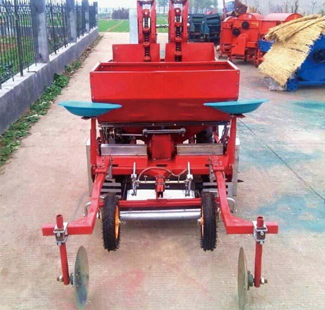 0.08*2mm Seed Tank 2 Row Potato Planter / Potato Sowing Machine For Farm