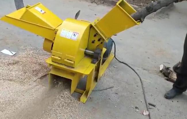 Mobile Modern Agriculture Machine , Fire Wood / Pallet Wood Chipper Machine