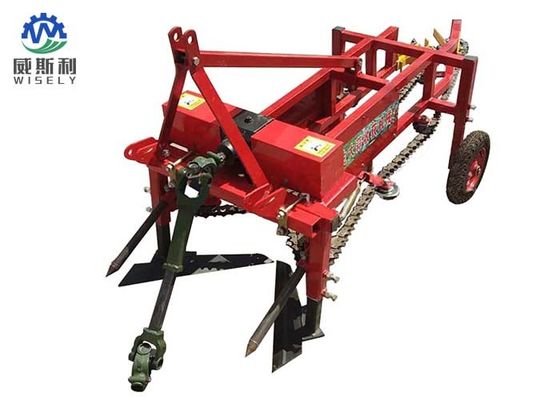 China Diesel Engine Powered Agricultural Harvesting Machines Small Peanut Combine Harvester supplier