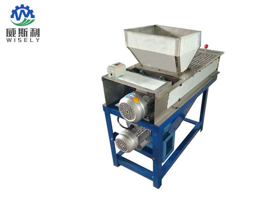 China 740 W Peanut Processing Equipment Mini Groundnut Shelling Machine Red Peel supplier